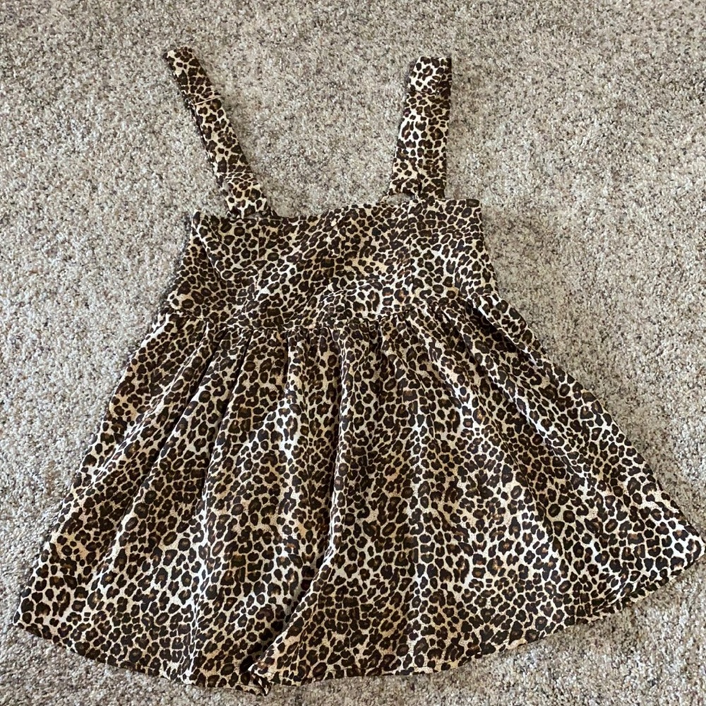New worn once leopard tank shirt, smocked back, button front, adjustable straps